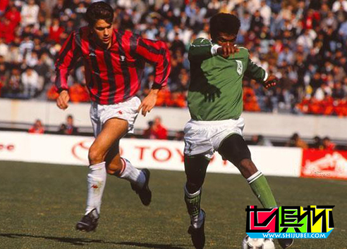 1989年意大利AC米蘭1比 0小勝哥倫比亞麥德林民族競(jìng)技-第2張圖片-世俱杯